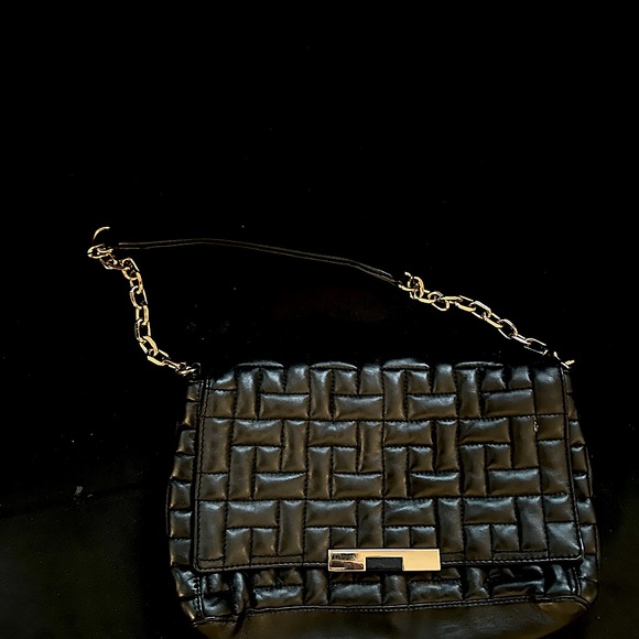 Zara Black Leather Chain Trim Quilted Shoulder Bag. - Picture 6 of 6